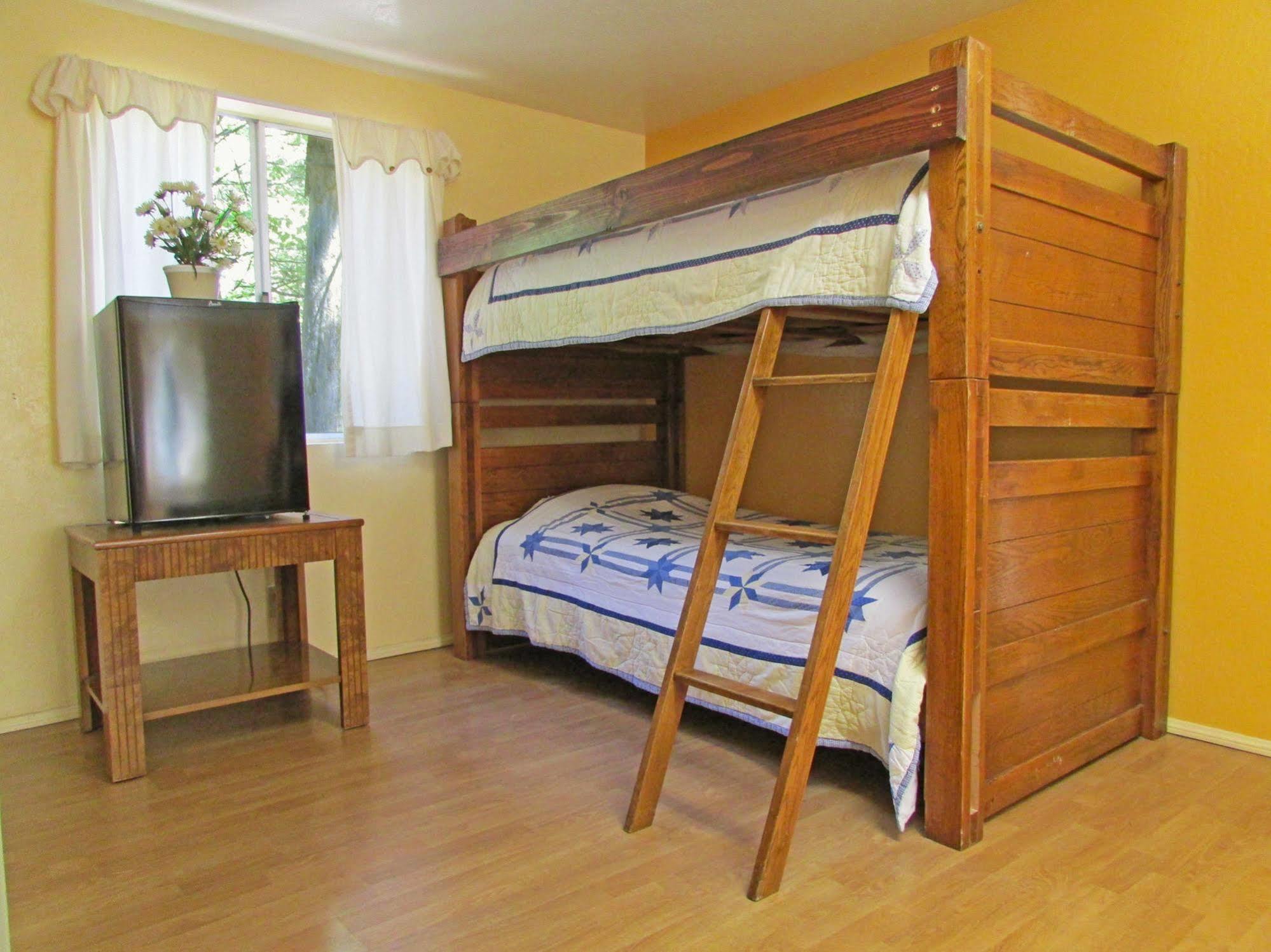 Hôtel Arrowhead Ranch à Lake Arrowhead Extérieur photo