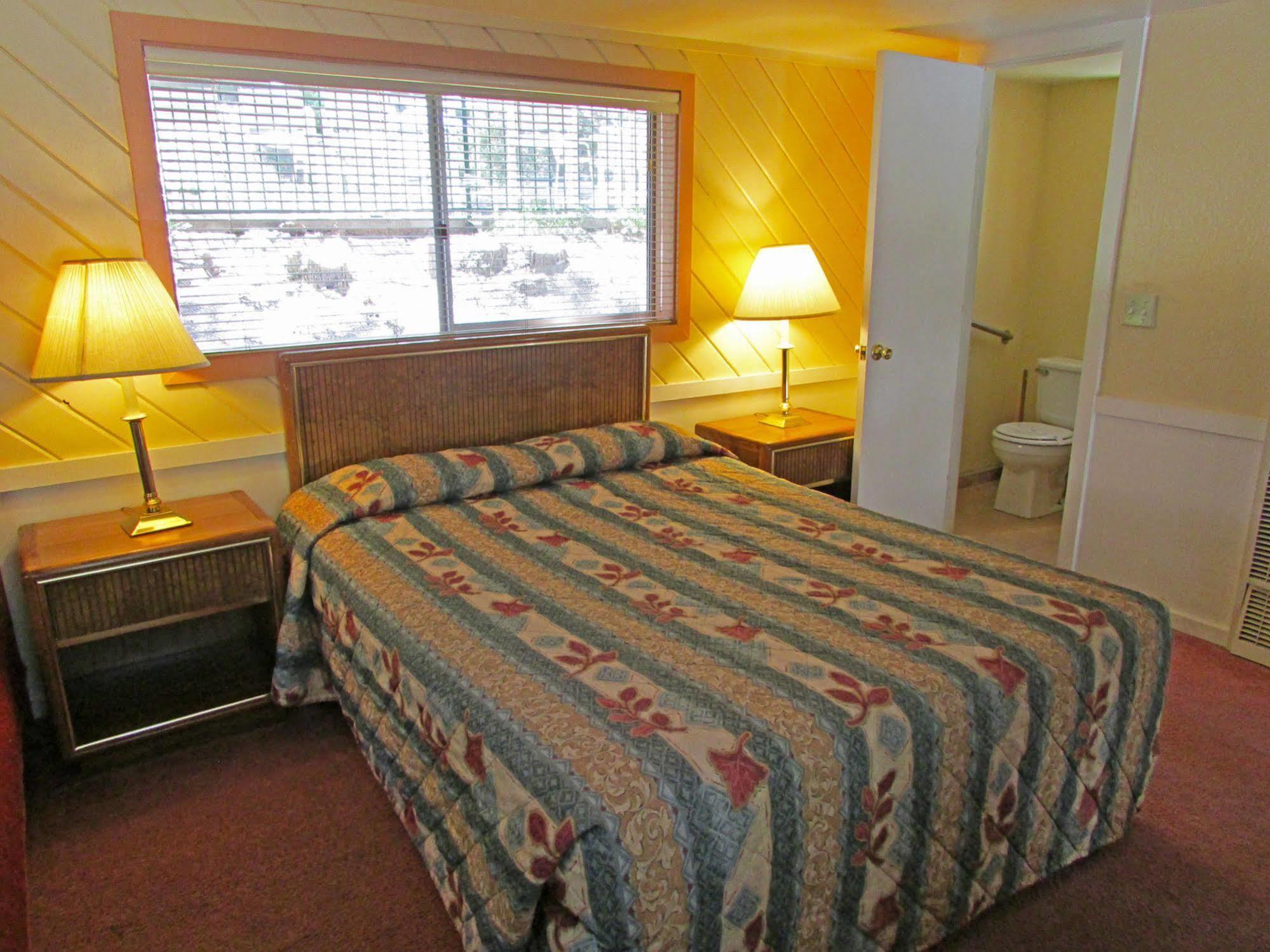 Hôtel Arrowhead Ranch à Lake Arrowhead Extérieur photo
